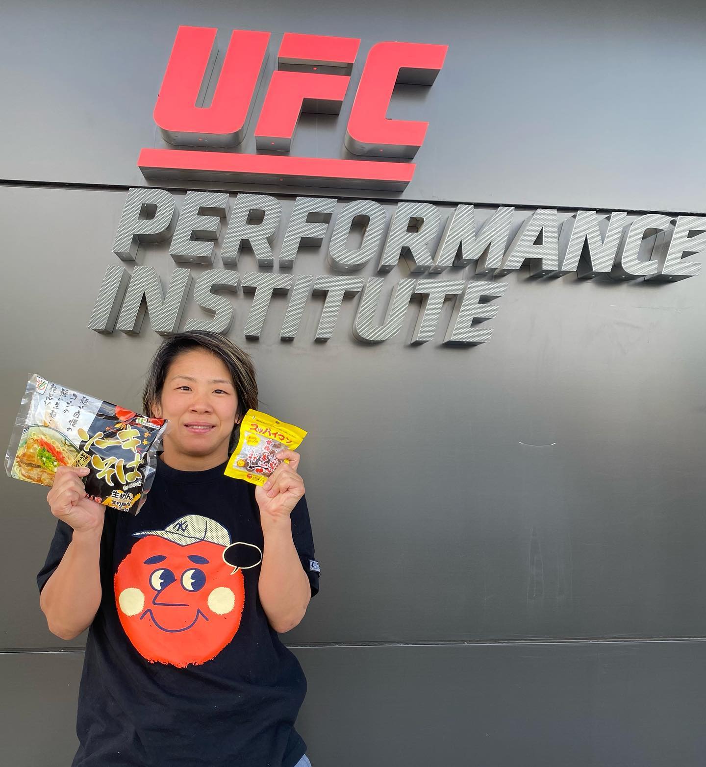 UFCファイターの先輩である現在Las Vegasを拠点とする村田夏南子さんとUFC PIにてご挨拶。同じ日本人として、平良達郎、岡田遼にサポート頂いています。感謝！日本から世界へ！！#平良達郎#修斗#UFC#村田夏南子#inspirit#沖縄